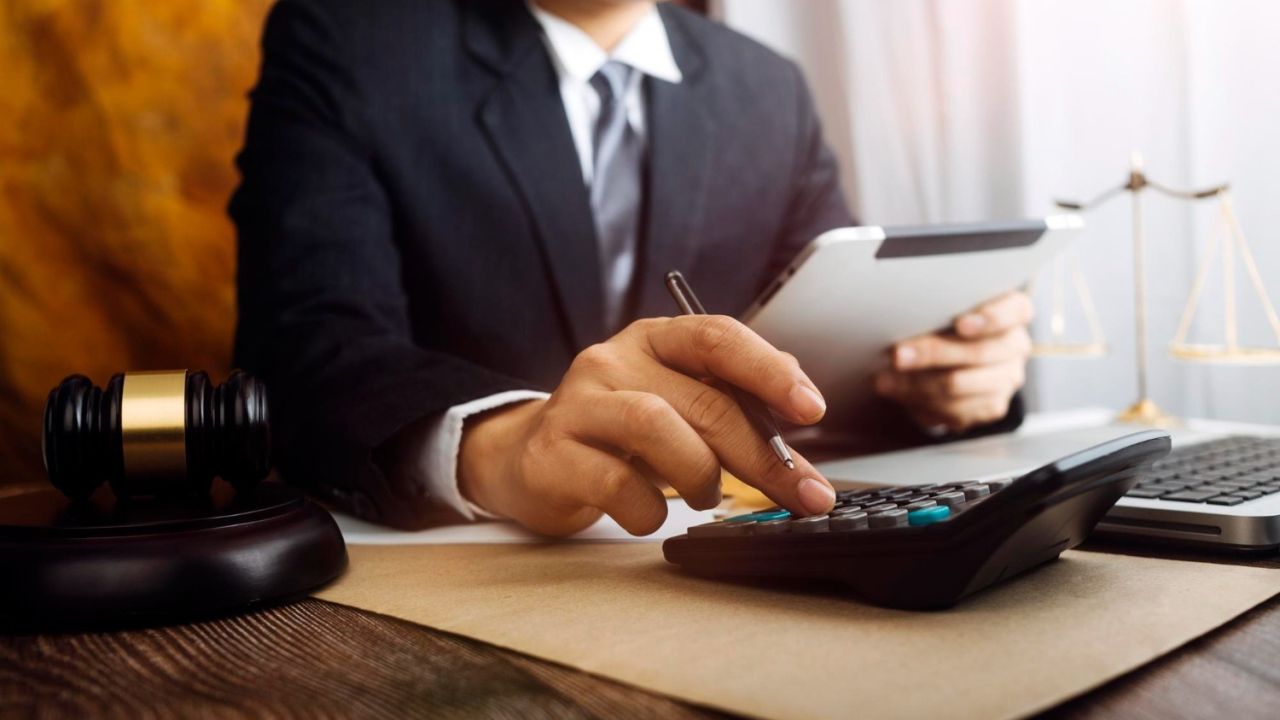 Derecho Tributario y Fiscalización Tributaria